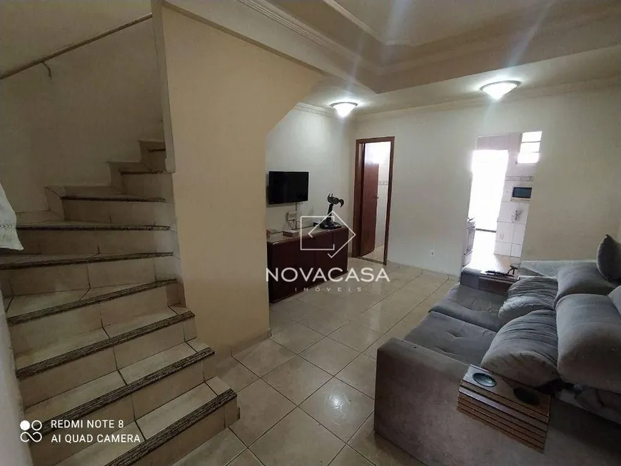 Foto 1 de Casa com 2 Quartos à venda, 65m² em Santa Amélia, Belo Horizonte