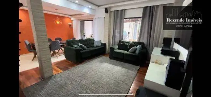 Foto 1 de Casa com 4 Quartos à venda, 176m² em Alto Boqueirão, Curitiba