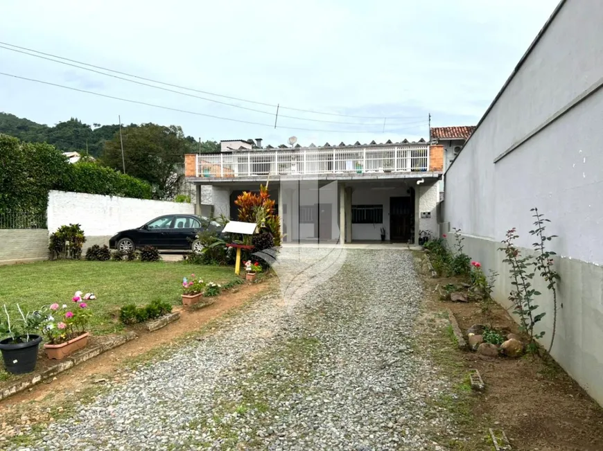 Foto 1 de Casa com 6 Quartos à venda, 300m² em Garcia, Blumenau