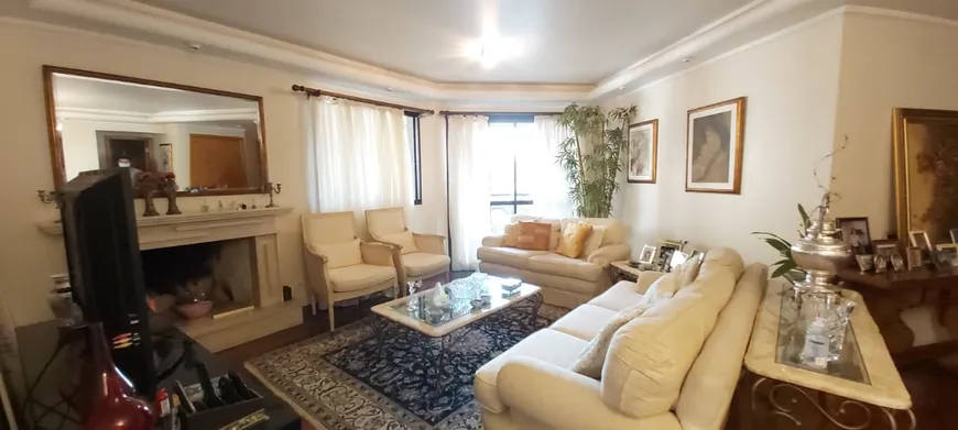 Foto 1 de Apartamento com 3 Quartos para alugar, 140m² em Brooklin, São Paulo
