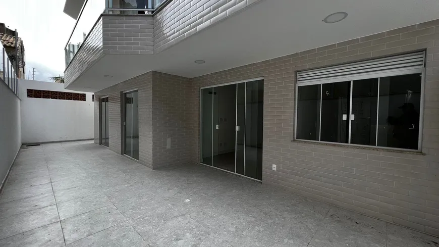 Foto 1 de Apartamento com 3 Quartos à venda, 114m² em Palmeiras, Cabo Frio
