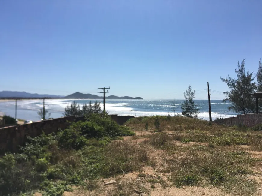 Foto 1 de Lote/Terreno à venda, 536m² em Praia da Ribanceira, Imbituba