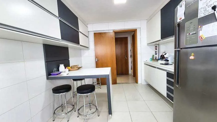 Foto 1 de Apartamento com 3 Quartos à venda, 127m² em Gonzaga, Santos