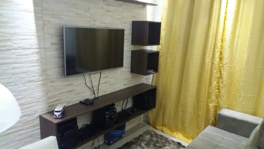 Foto 1 de Apartamento com 2 Quartos à venda, 44m² em Canhema, Diadema