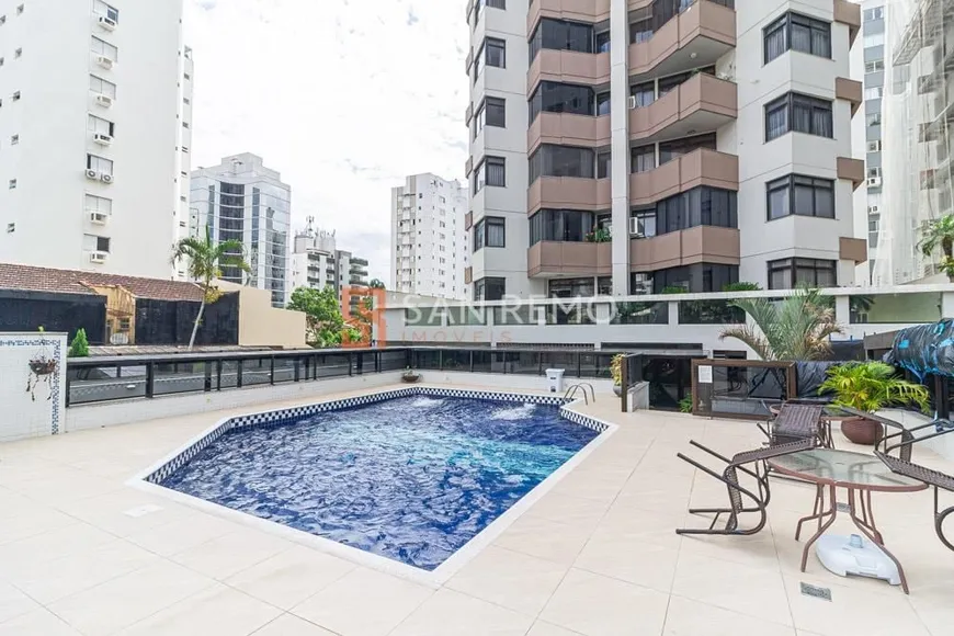 Foto 1 de Apartamento com 3 Quartos à venda, 145m² em Centro, Florianópolis