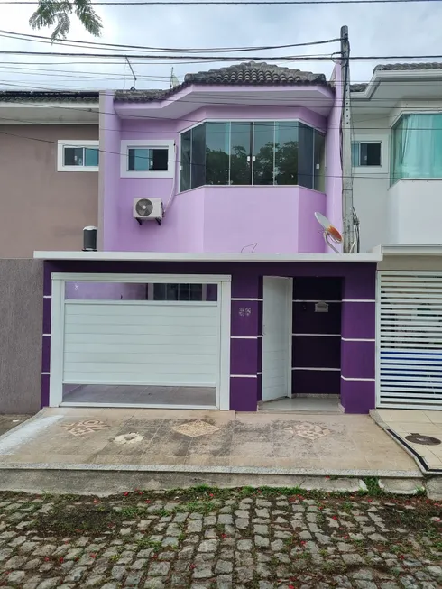 Foto 1 de Sobrado com 3 Quartos à venda, 110m² em Mirante da Lagoa, Macaé