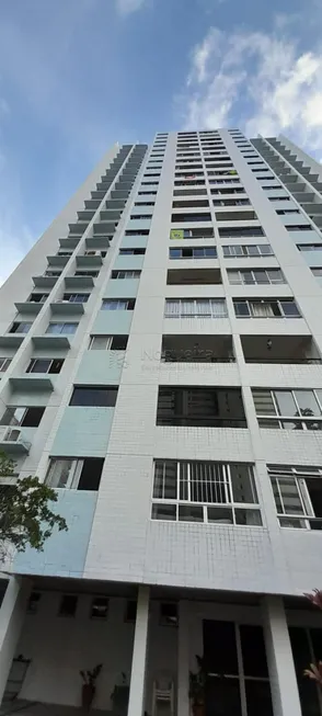 Foto 1 de Apartamento com 4 Quartos à venda, 122m² em Aflitos, Recife