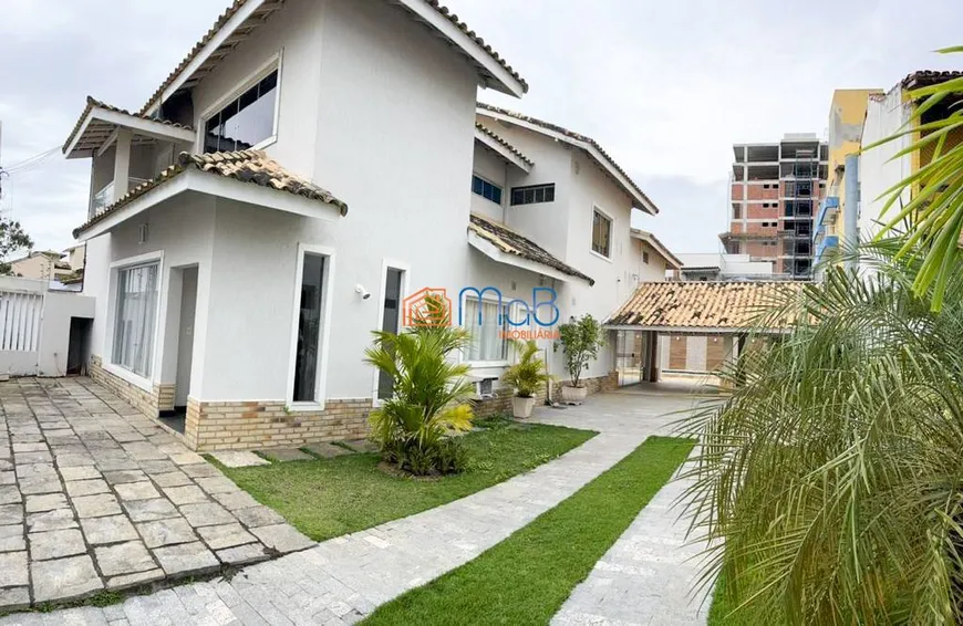 Foto 1 de Casa com 4 Quartos à venda, 350m² em Riviera Fluminense, Macaé