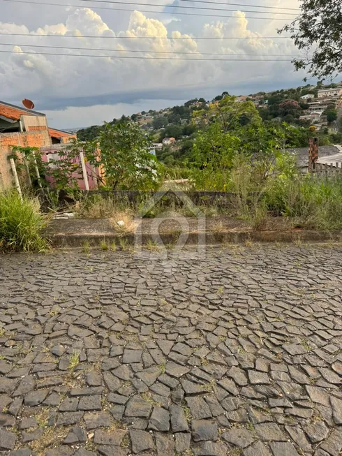 Foto 1 de Lote/Terreno à venda, 462m² em Uvaranas, Ponta Grossa