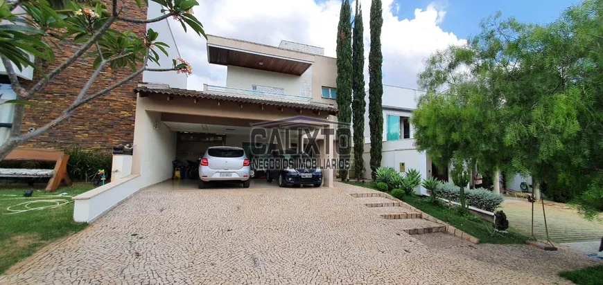 Foto 1 de Casa de Condomínio com 4 Quartos à venda, 300m² em Vigilato Pereira, Uberlândia