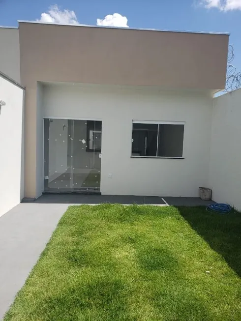 Foto 1 de Casa com 2 Quartos à venda, 70m² em Jardim Brasília, Uberlândia