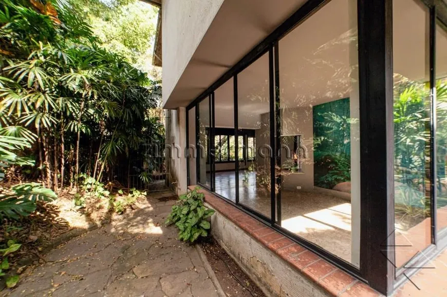 Foto 1 de Casa com 5 Quartos à venda, 430m² em Pacaembu, São Paulo