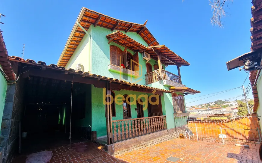Foto 1 de Casa com 3 Quartos à venda, 300m² em Floramar, Belo Horizonte