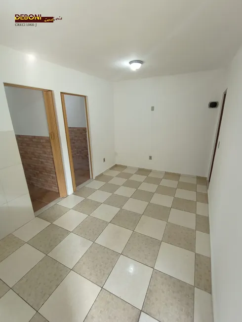 Foto 1 de Casa com 2 Quartos para alugar, 40m² em Vila Guilhermina, São Paulo