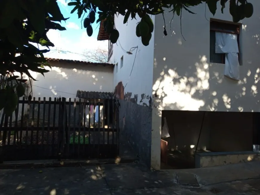 Foto 1 de Casa com 4 Quartos à venda, 300m² em Centro, Montes Claros