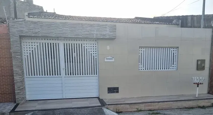 Foto 1 de Casa com 2 Quartos à venda, 97m² em Novo Horizonte, Serra