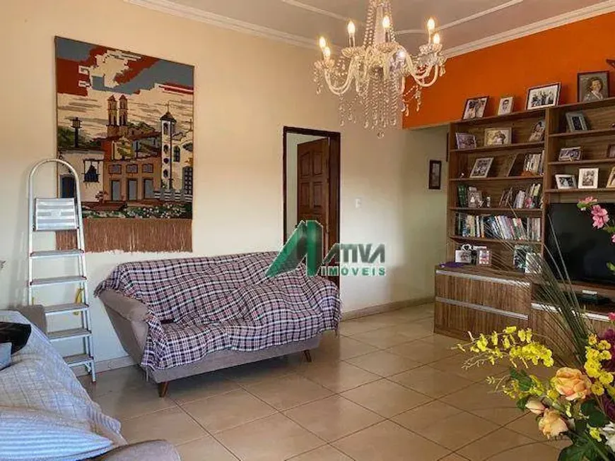 Foto 1 de Casa com 2 Quartos à venda, 145m² em Santa Cruz, Betim