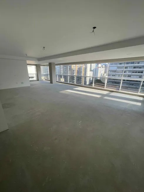 Foto 1 de Apartamento com 3 Quartos à venda, 240m² em Jardins, São Paulo