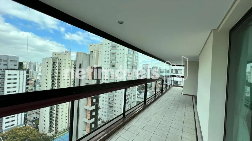 Foto 1 de Apartamento com 3 Quartos para venda ou aluguel, 242m² em Campo Belo, São Paulo