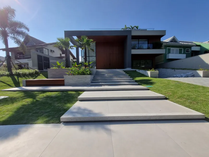 Foto 1 de Casa de Condomínio com 5 Quartos à venda, 1000m² em Barra da Tijuca, Rio de Janeiro