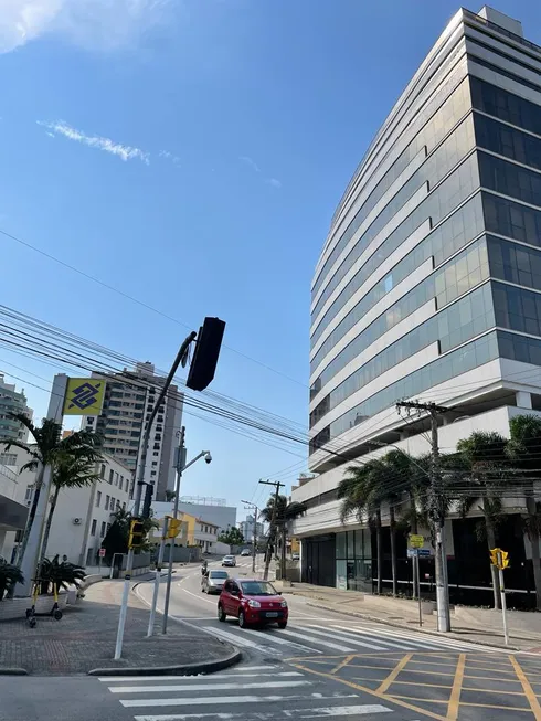 Foto 1 de Ponto Comercial para venda ou aluguel, 31m² em Estreito, Florianópolis