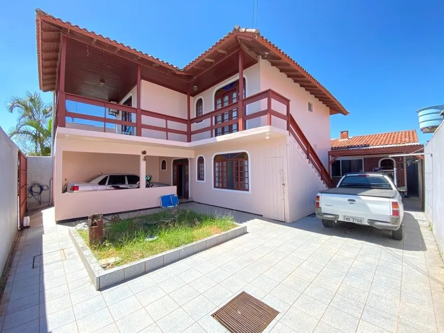 Foto 1 de Casa com 4 Quartos à venda, 200m² em Tapera da Base, Florianópolis