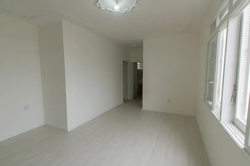 Foto 1 de Apartamento com 2 Quartos à venda, 68m² em Auxiliadora, Porto Alegre