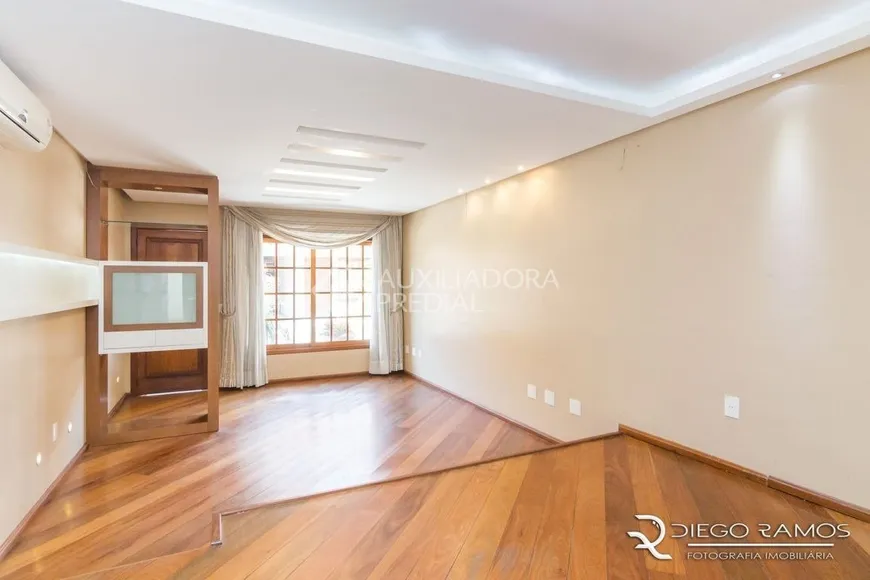 Foto 1 de Casa de Condomínio com 3 Quartos à venda, 202m² em Cristal, Porto Alegre