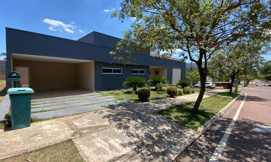 Foto 1 de Casa de Condomínio com 3 Quartos para alugar, 290m² em Jardim Imperial, Cuiabá
