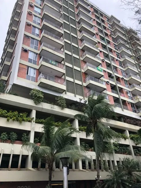 Foto 1 de Apartamento com 2 Quartos à venda, 90m² em Lagoa, Rio de Janeiro