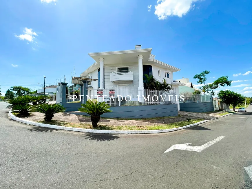 Foto 1 de Sobrado com 4 Quartos para venda ou aluguel, 340m² em Estância Velha, Canoas