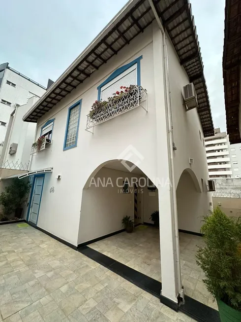Foto 1 de Casa com 4 Quartos à venda, 200m² em Todos os Santos, Montes Claros