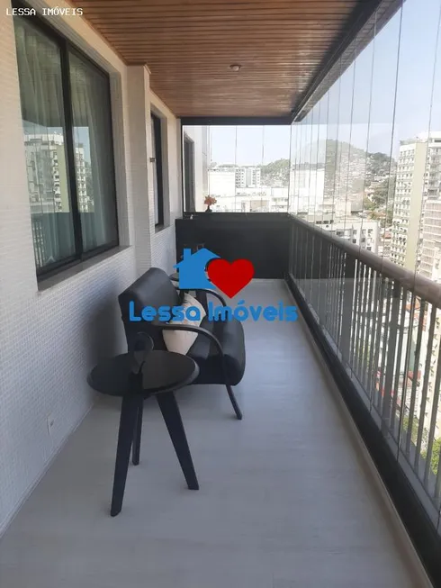 Foto 1 de Apartamento com 3 Quartos à venda, 130m² em Icaraí, Niterói