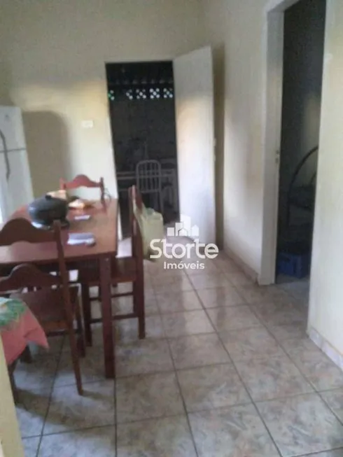 Foto 1 de Casa com 5 Quartos à venda, 120m² em Presidente Roosevelt, Uberlândia