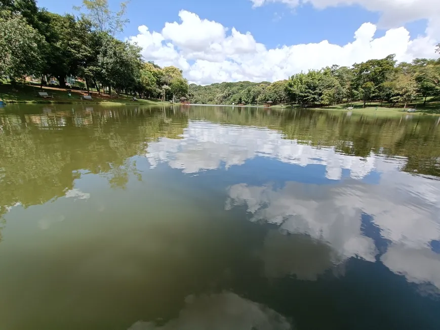 Foto 1 de Casa de Condomínio com 5 Quartos à venda, 377m² em Jardins Madri, Goiânia