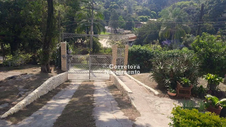 Foto 1 de Fazenda/Sítio com 3 Quartos à venda, 270m² em Condomínio Lagoinha, Jacareí