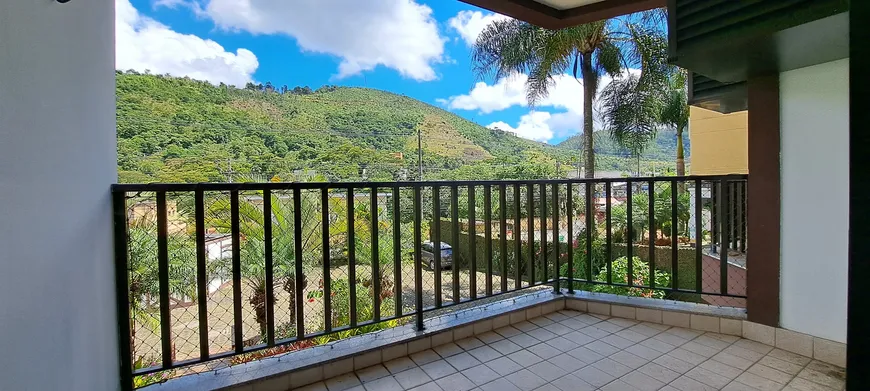 Foto 1 de Apartamento com 3 Quartos à venda, 143m² em Itaipava, Petrópolis