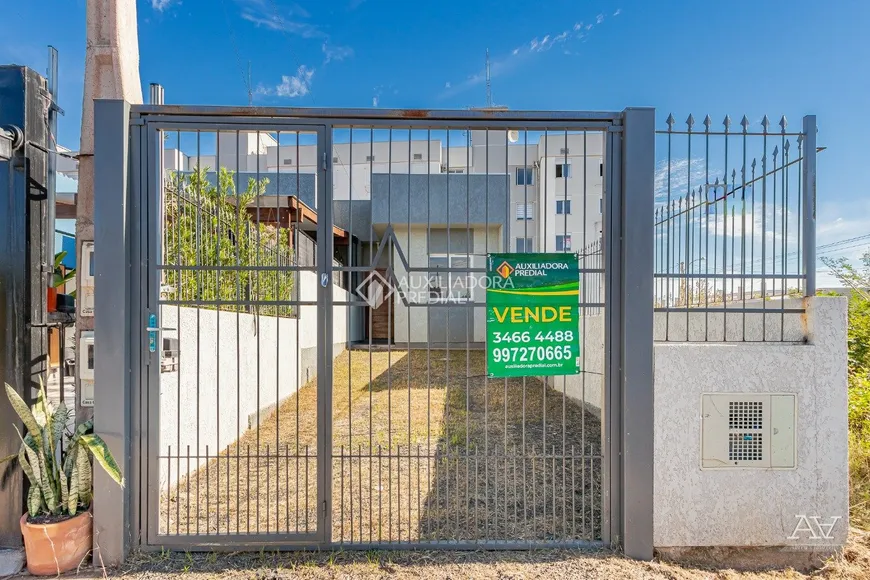 Foto 1 de Casa com 2 Quartos à venda, 62m² em Olaria, Canoas