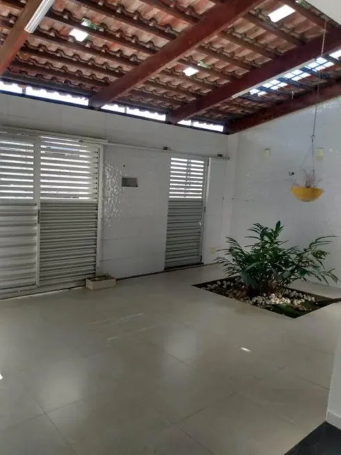 Foto 1 de Casa com 2 Quartos à venda, 135m² em Curió-utinga, Belém