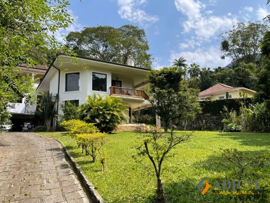 Foto 1 de Casa com 7 Quartos à venda, 592m² em Quarteirão Ingelhein, Petrópolis