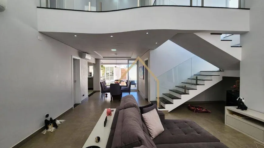 Foto 1 de Casa de Condomínio com 5 Quartos à venda, 320m² em Chácara Letônia, Americana