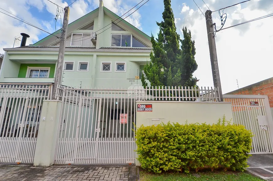 Foto 1 de Casa com 3 Quartos à venda, 240m² em Boqueirão, Curitiba