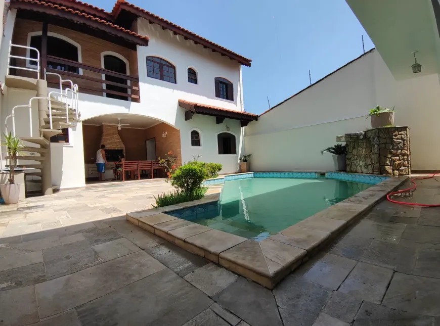 Foto 1 de Sobrado com 6 Quartos para alugar, 300m² em Cibratel, Itanhaém