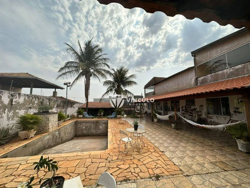 Foto 1 de Casa com 6 Quartos à venda, 528m² em Jardim do Lago, Uberaba