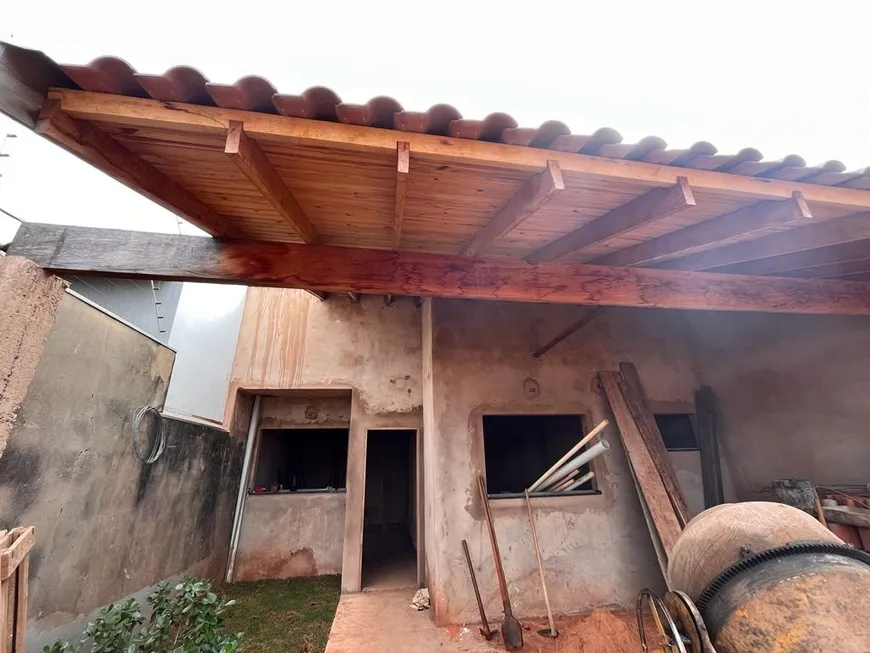 Foto 1 de Casa com 3 Quartos à venda, 103m² em Parque Residencial Rita Vieira, Campo Grande