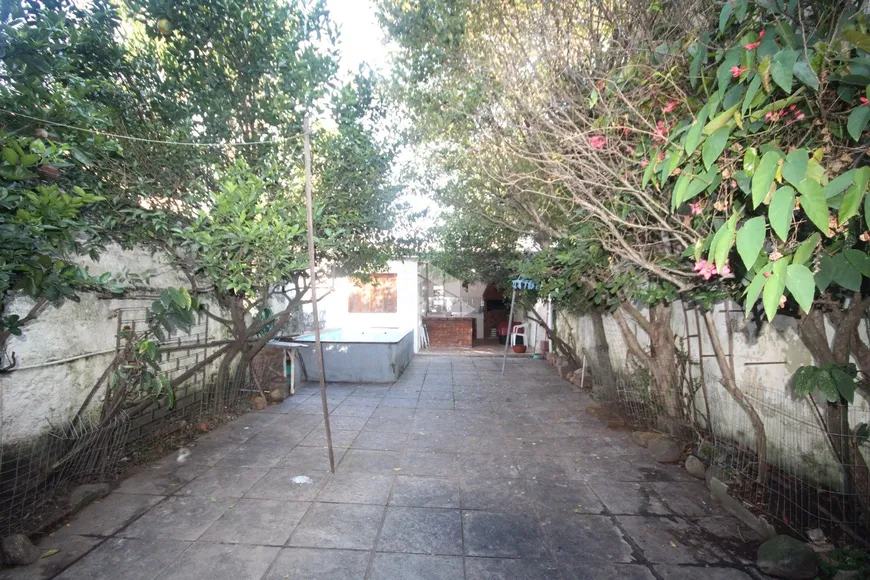 Foto 1 de Casa com 3 Quartos à venda, 75m² em Medianeira, Porto Alegre
