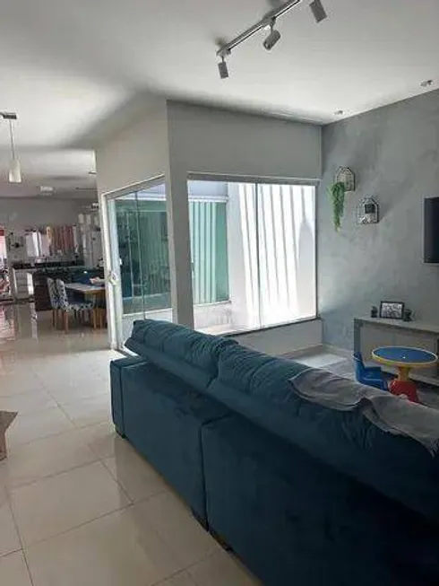 Foto 1 de Casa com 3 Quartos à venda, 167m² em Jardim Europa, Uberlândia