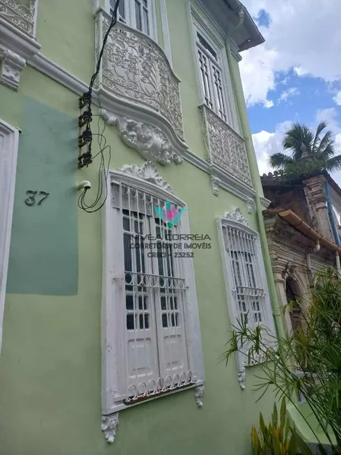 Foto 1 de Casa com 8 Quartos à venda, 482m² em Dois de Julho, Salvador