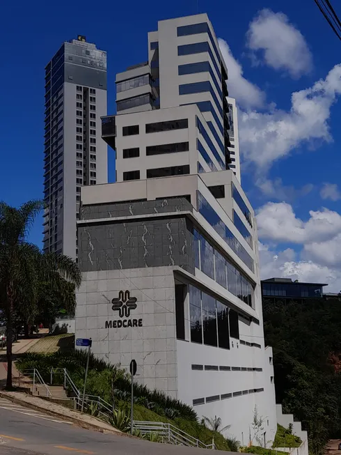 Foto 1 de Ponto Comercial para alugar, 500m² em Vila da Serra, Nova Lima