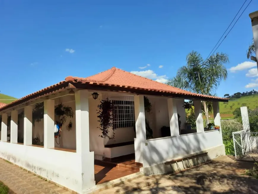 Foto 1 de Fazenda/Sítio com 8 Quartos à venda, 108m² em , Cambuí